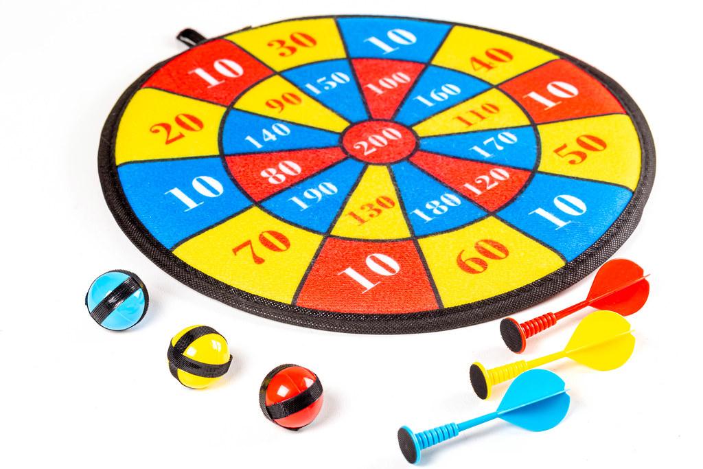 How Do You Aim Darts Like A Pro?